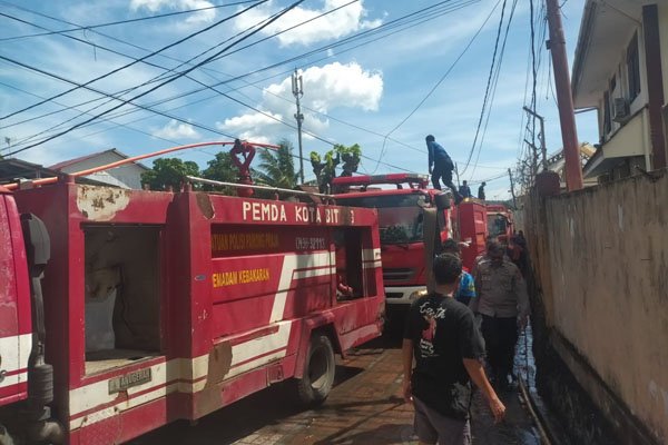 Polisi Selidiki Penyebab Kebakaran Delapan Rumah Di Maesa Bitung